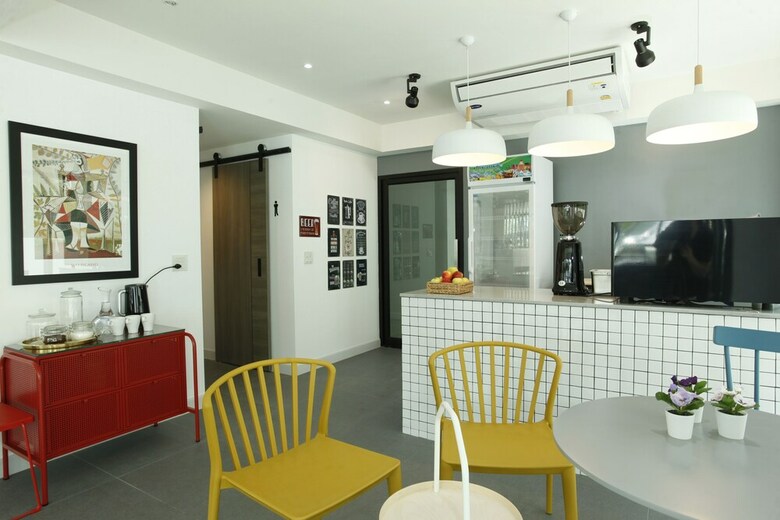 Port Canary Hotel
