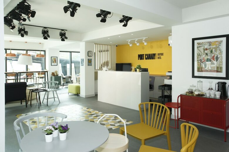 Port Canary Hotel