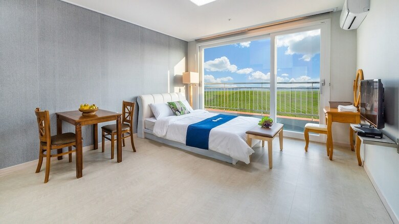 The Sky Pool Villa