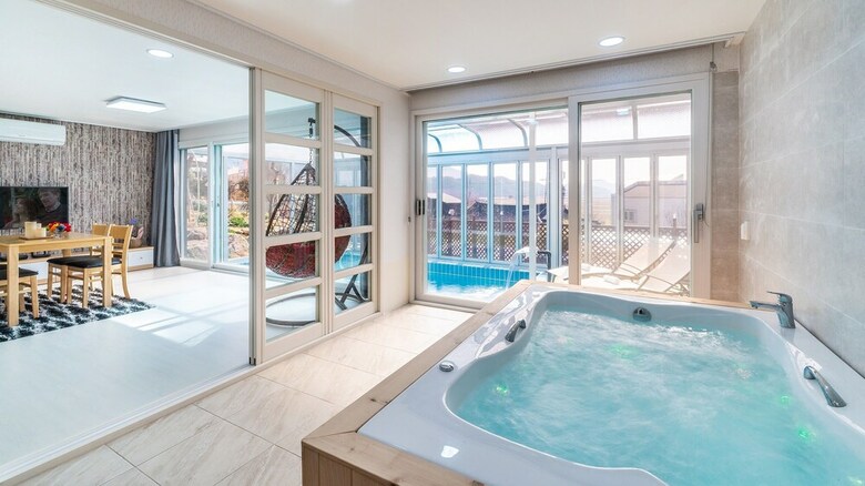 The Sky Pool Villa