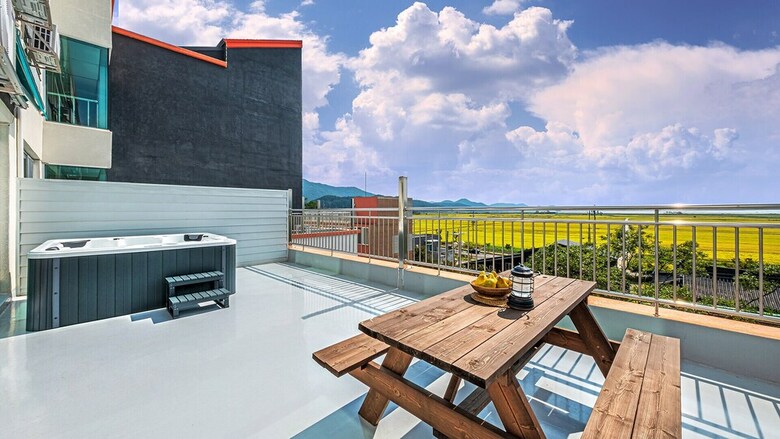 The Sky Pool Villa