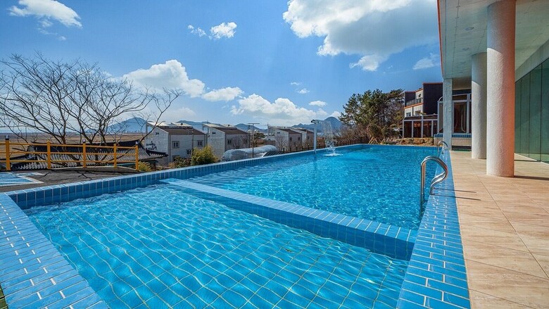 The Sky Pool Villa