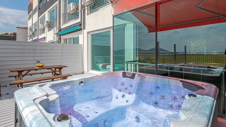 The Sky Pool Villa