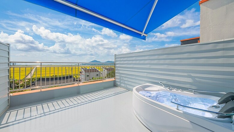 The Sky Pool Villa