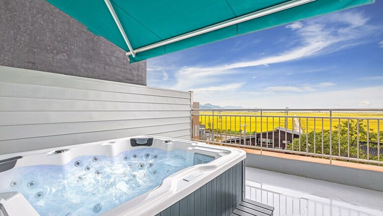 The Sky Pool Villa