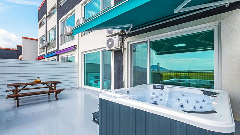The Sky Pool Villa