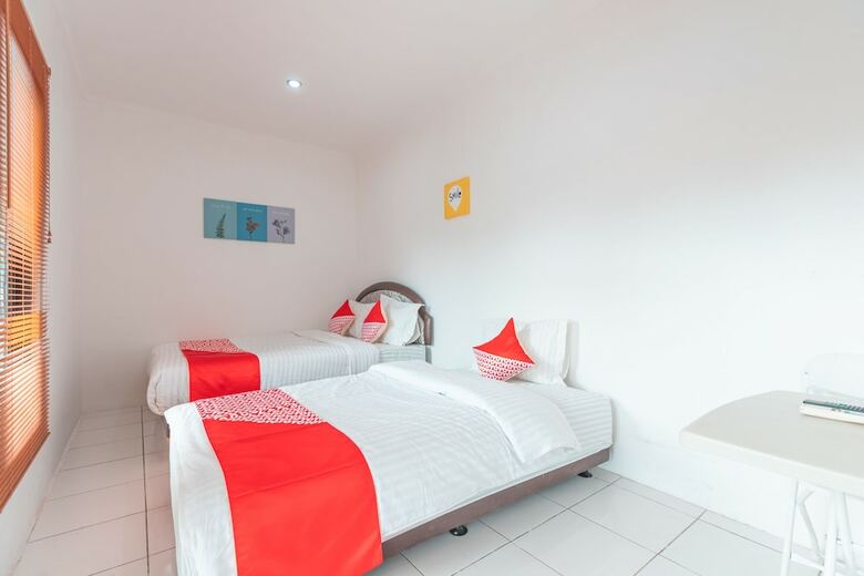 Hotel Oyo 2229 Dolfie Residence