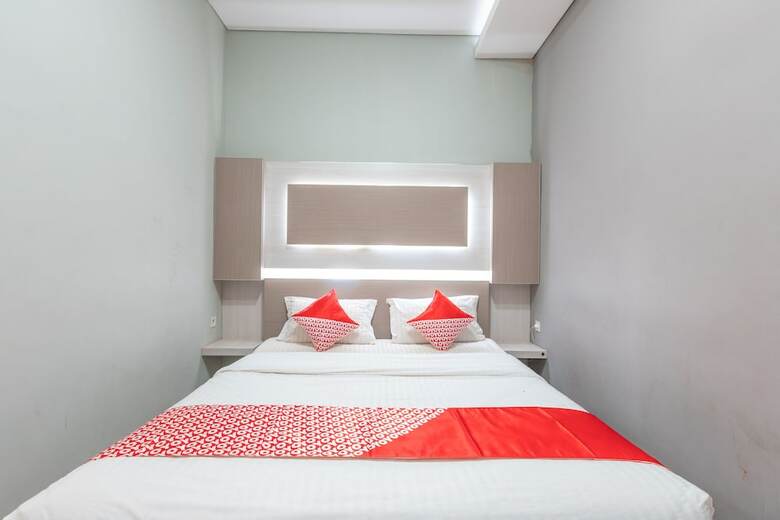 Hotel Oyo 2248 Yayah Rooms Syariah