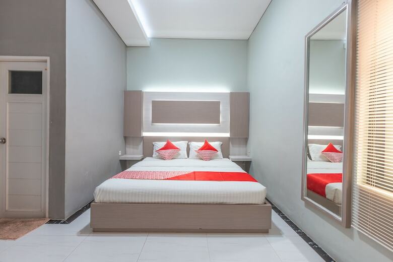 Hotel Oyo 2248 Yayah Rooms Syariah