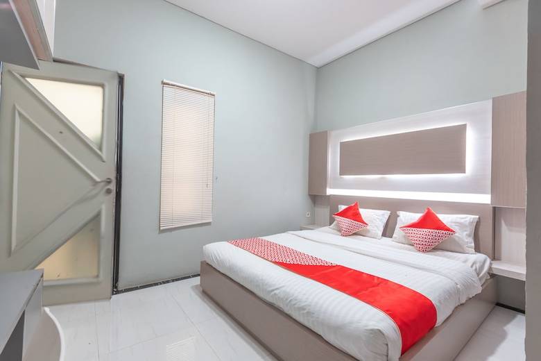 Hotel Oyo 2248 Yayah Rooms Syariah