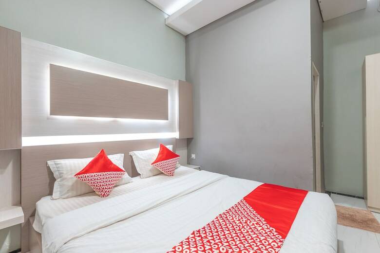 Hotel Oyo 2248 Yayah Rooms Syariah