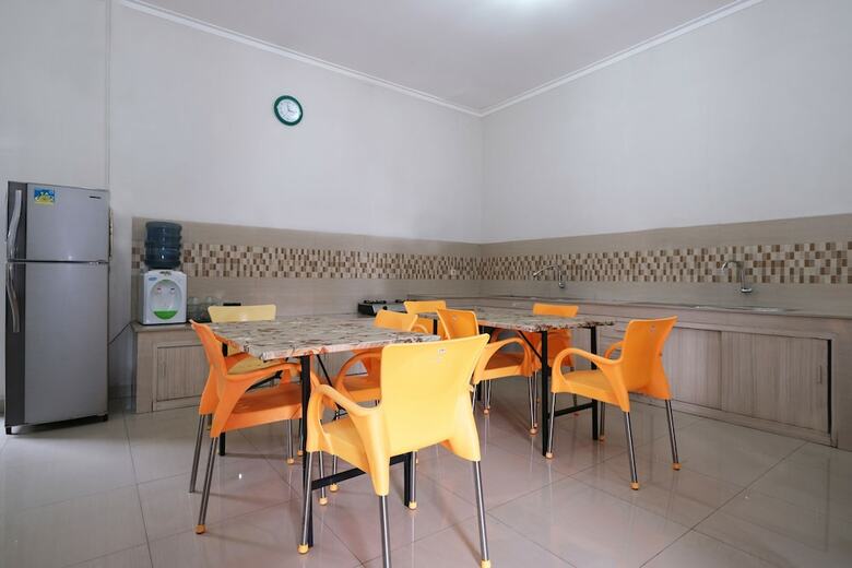 Hotel Oyo 2231 D'kost