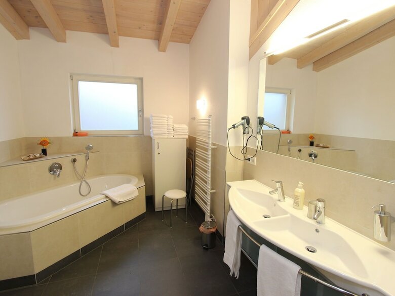 Contemporary Apartment In Leogang Near Ski Area