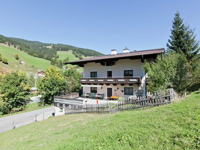 Warm Apartment In Saalbach Near Ski Area