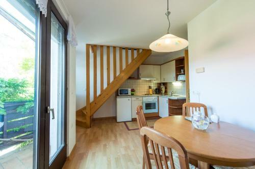 Apartments Jaka