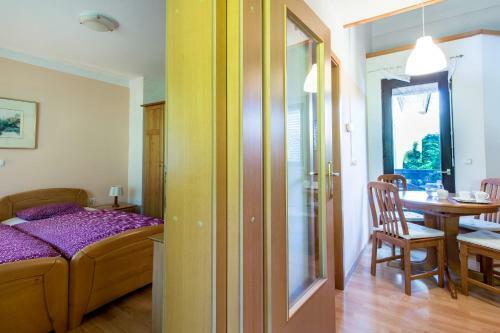 Apartments Jaka