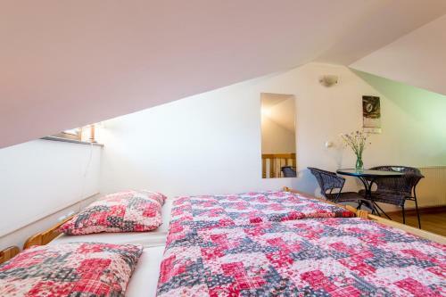Apartments Jaka