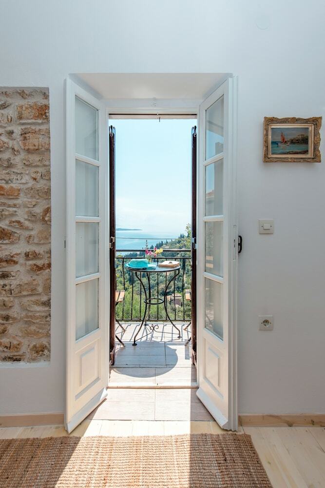 Apartamentos Nausica House