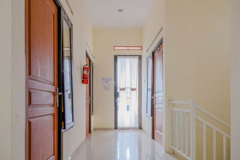 Hotel Oyo 2317 Griya Putri Syariah