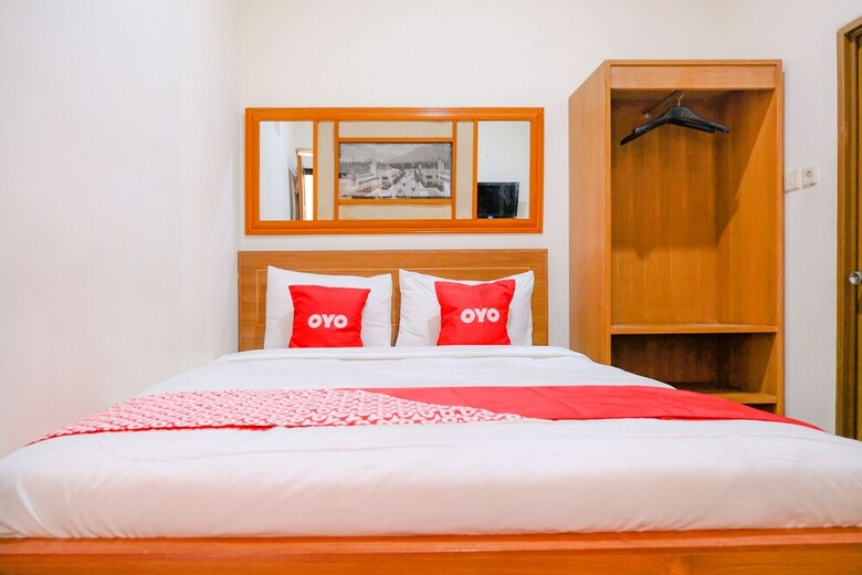 Hotel Oyo 2317 Griya Putri Syariah