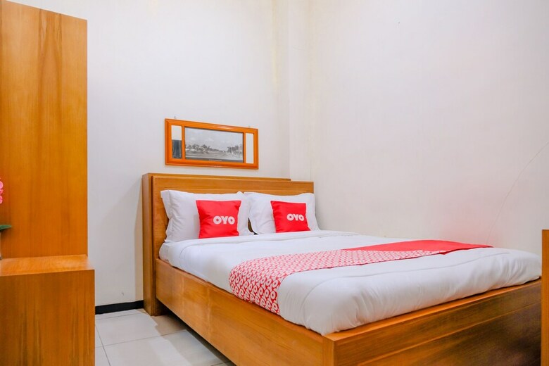 Hotel Oyo 2317 Griya Putri Syariah