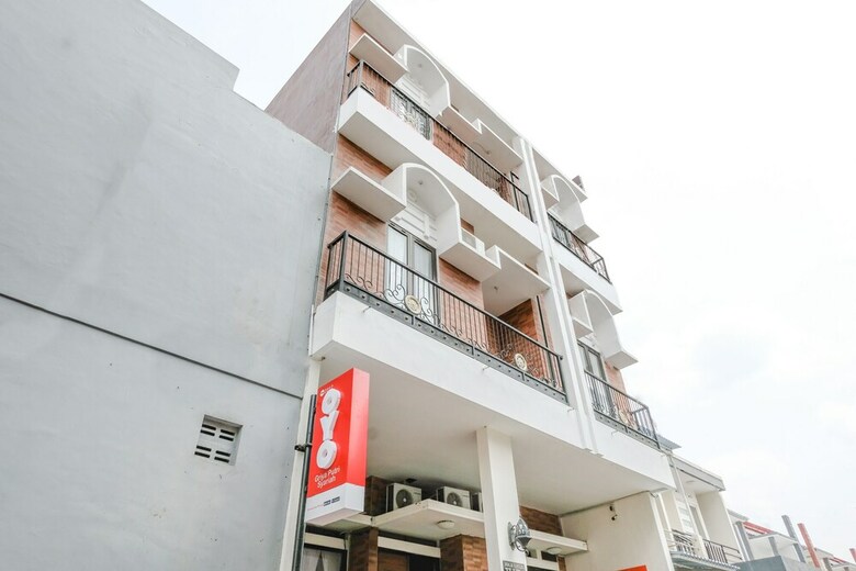 Hotel Oyo 2317 Griya Putri Syariah