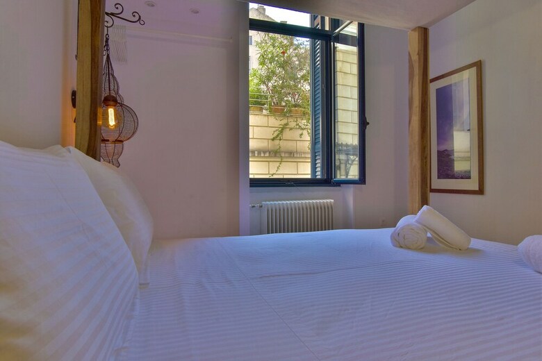 Hotel Art Pantheon Suites In Plaka