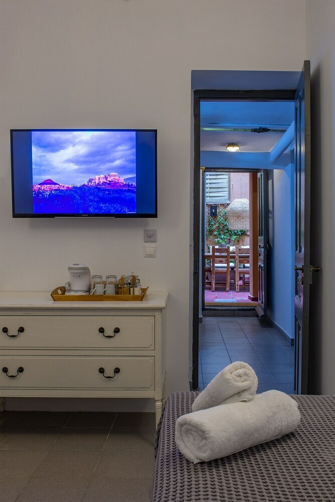 Hotel Art Pantheon Suites In Plaka
