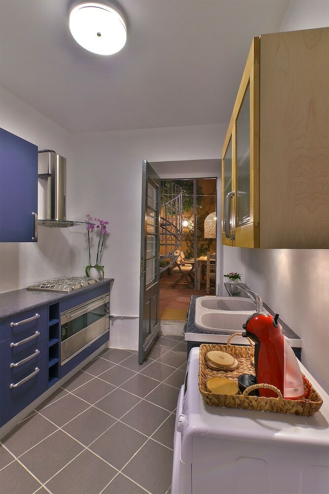 Hotel Art Pantheon Suites In Plaka