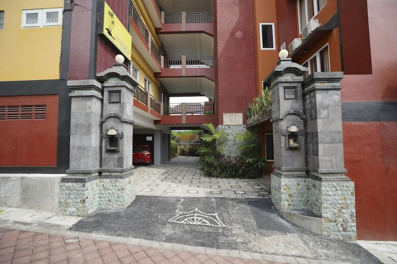 Hostal Oyo 2392 Nusa Dua Eling Inn