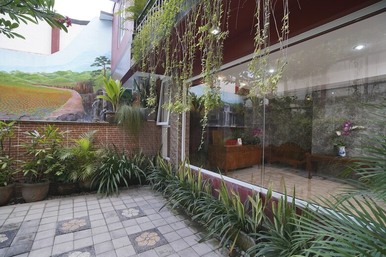 Hostal Oyo 2392 Nusa Dua Eling Inn