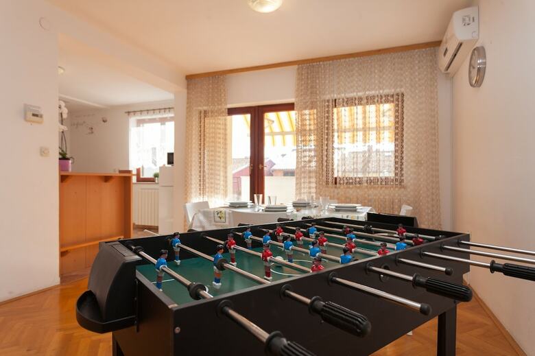 Oina Apartments