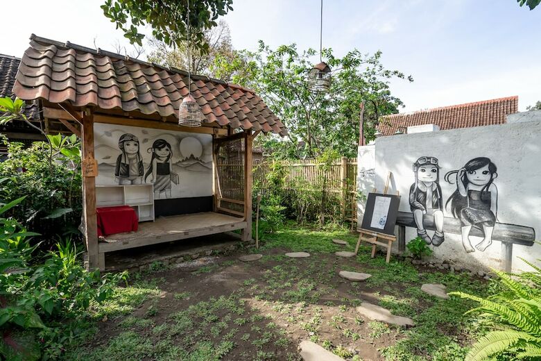 Hostal Oyo 2393 Omahe Nawung