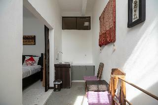 Hostal Oyo 2417 Panen House