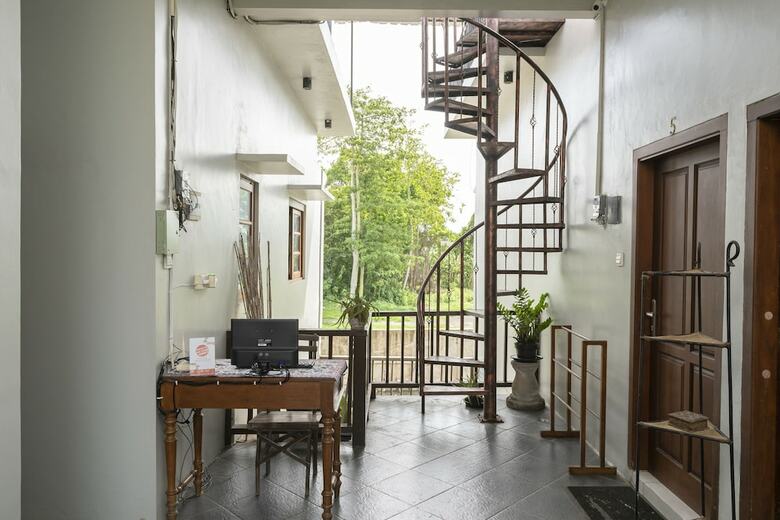Hostal Oyo 2417 Panen House