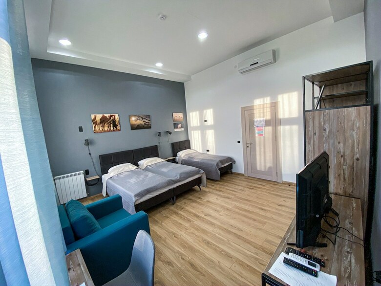 Hotel K43 Rooms And Apartments