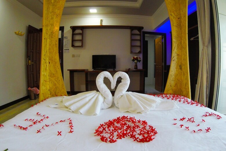 Hotel Athens View Guraidhoo