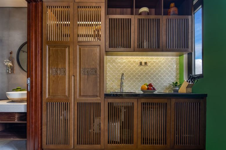 Seahorse Office And Hotel