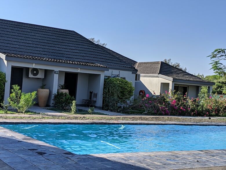Bed & Breakfast Chobe Poolside Suites