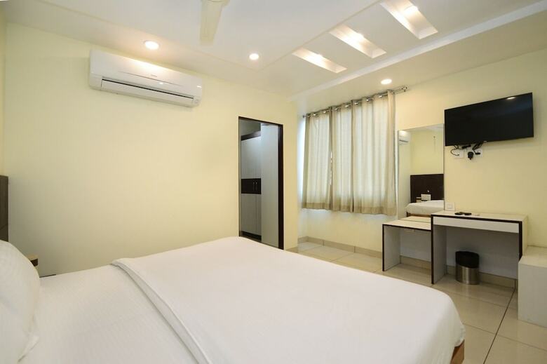 Hotel Rashika Palace
