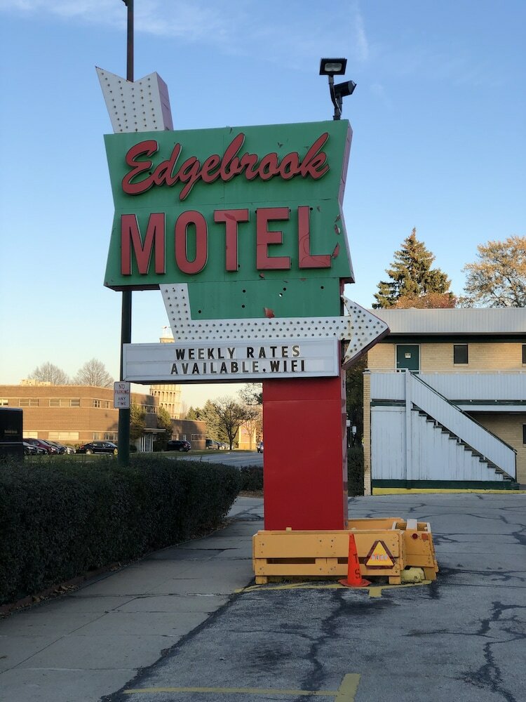 Edgebrook Motel
