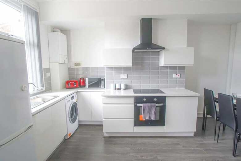 Hotel Colton Road Homes Leeds