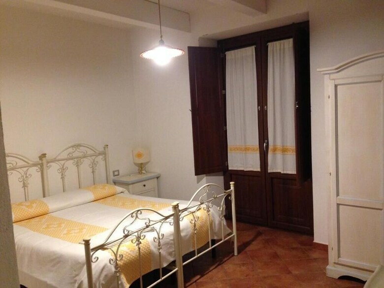 Bed & Breakfast Santu Bainzu Guest House