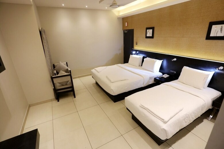 Hotel Lnb Residency