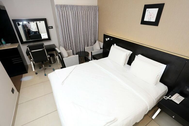Hotel Lnb Residency