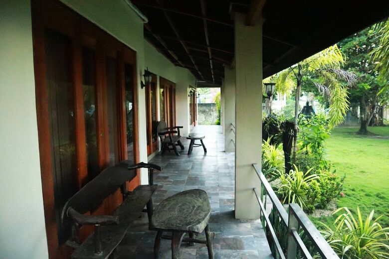 Hotel Eme's Apartelle