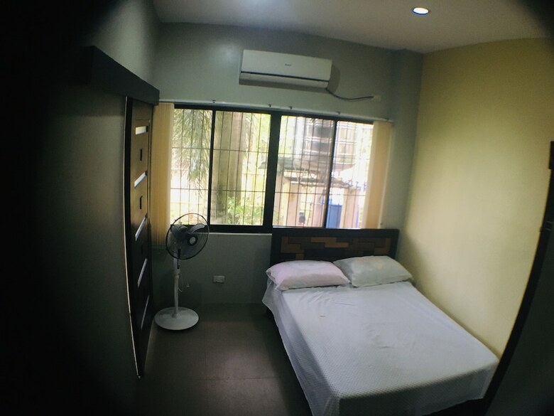 Hotel Eme's Apartelle