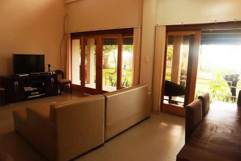 Hotel Eme's Apartelle
