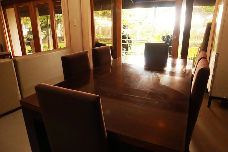 Hotel Eme's Apartelle