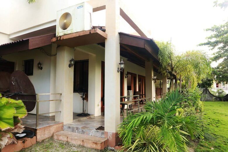 Hotel Eme's Apartelle